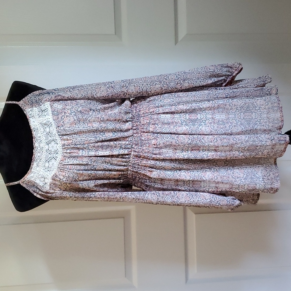 Dress with cold shoulder sleeves